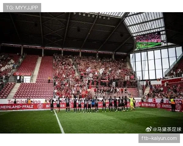 战术板：勒沃库森对阵科隆一役，双方在中场区域的球权交换高达43次